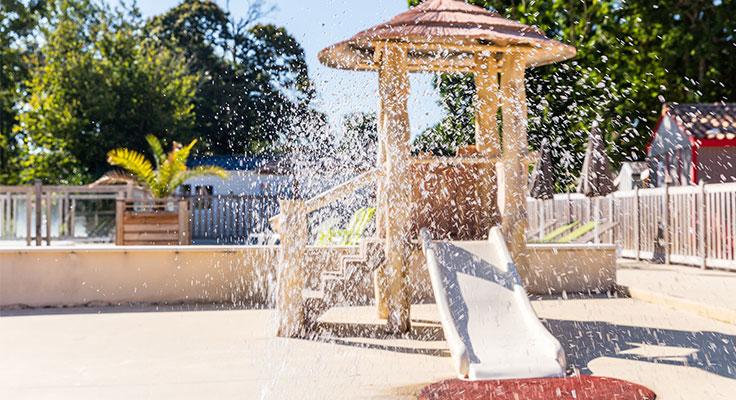 aire de jeux aquatiques pour les enfants